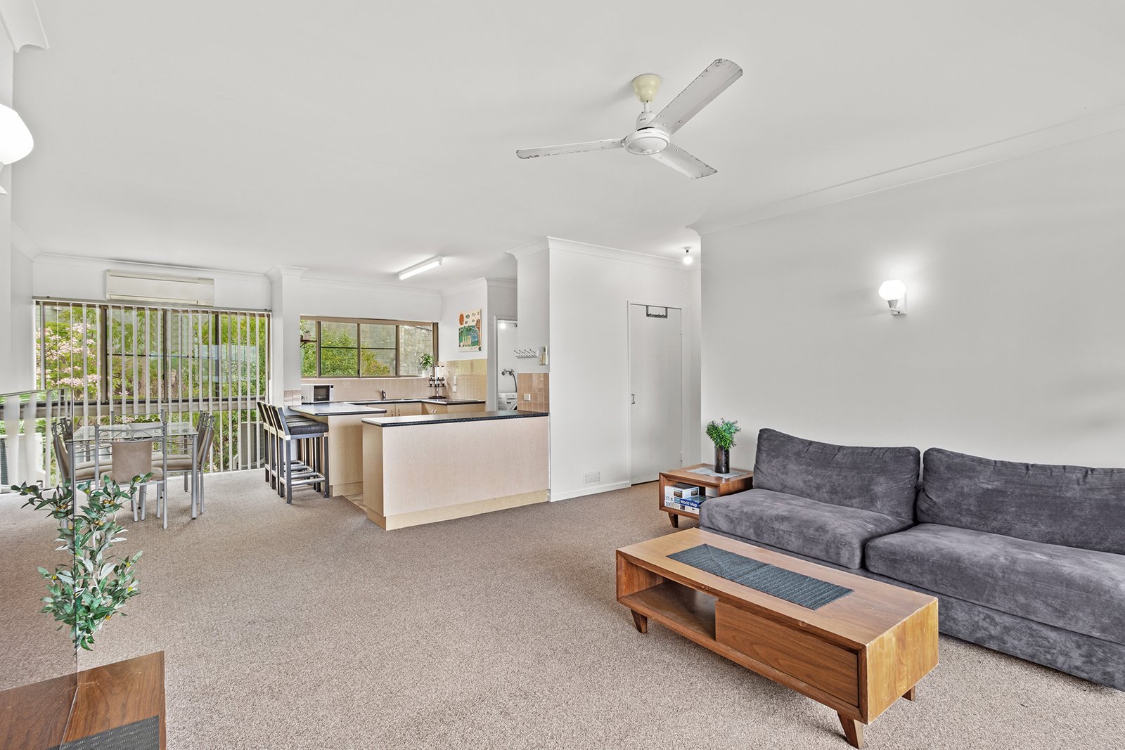 26/2 Eshelby Drive CANNONVALE 4
