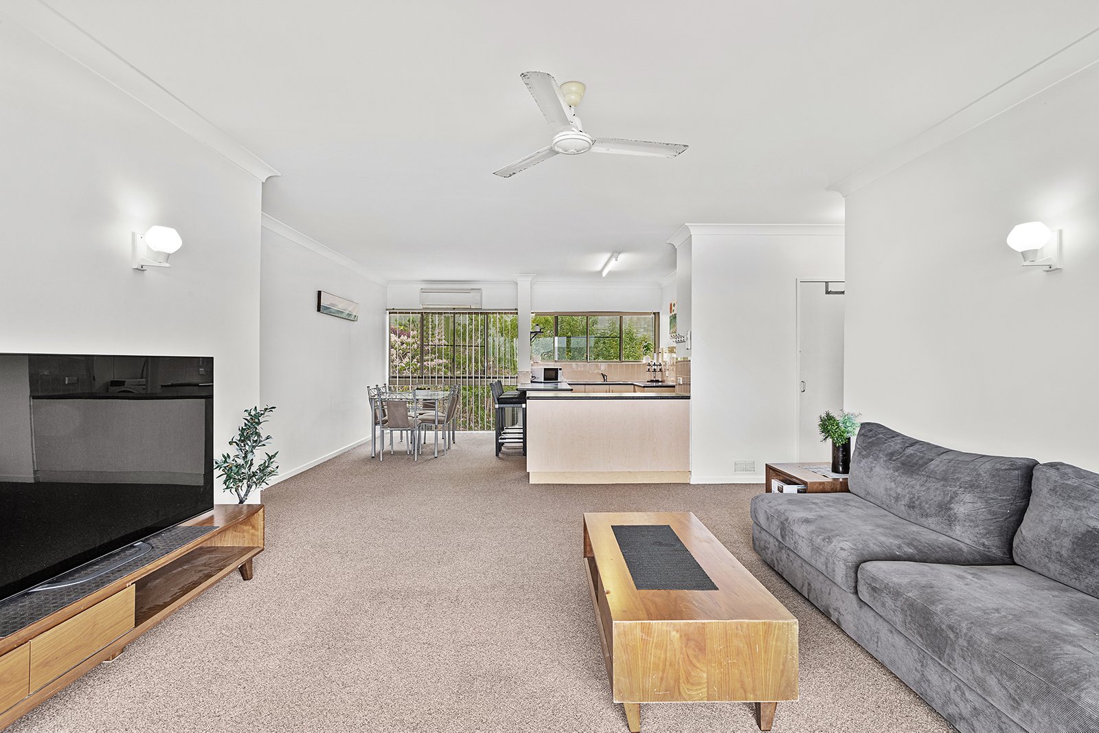 26/2 Eshelby Drive CANNONVALE 5