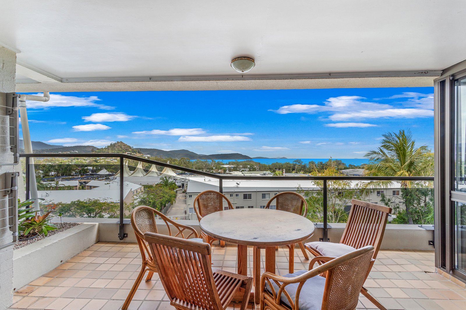 26/2 Eshelby Drive CANNONVALE 6