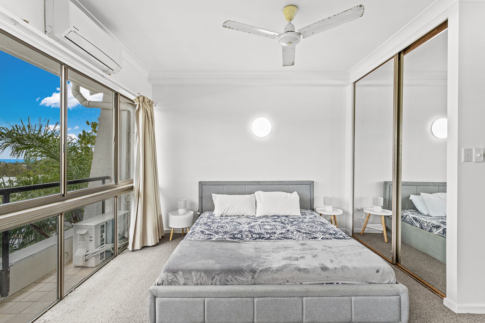 26/2 Eshelby Drive CANNONVALE 14