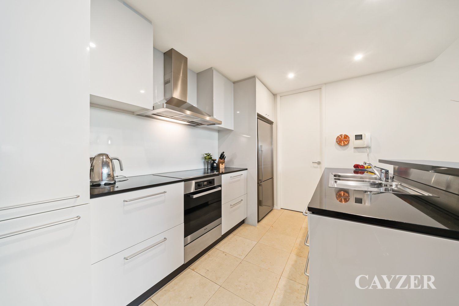 Gallery: 26/2 Esplanade West