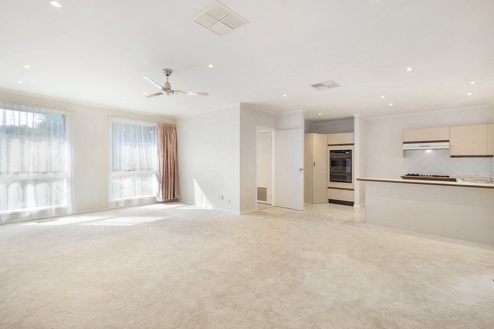 Gallery: 2/62 Nepean Highway