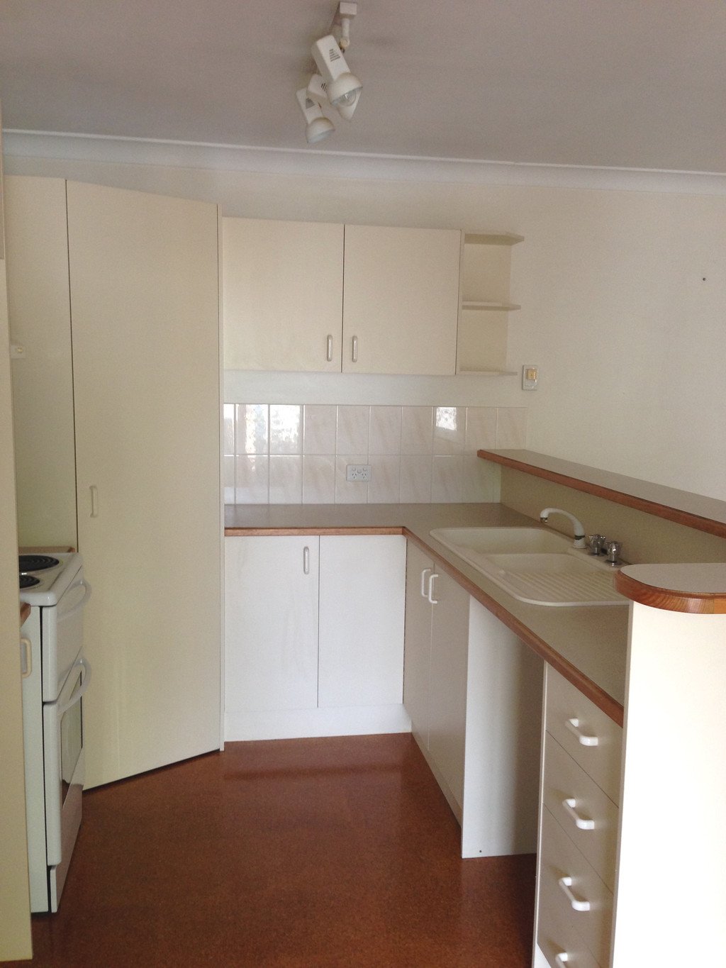 2/62 York Street NUNDAH 4