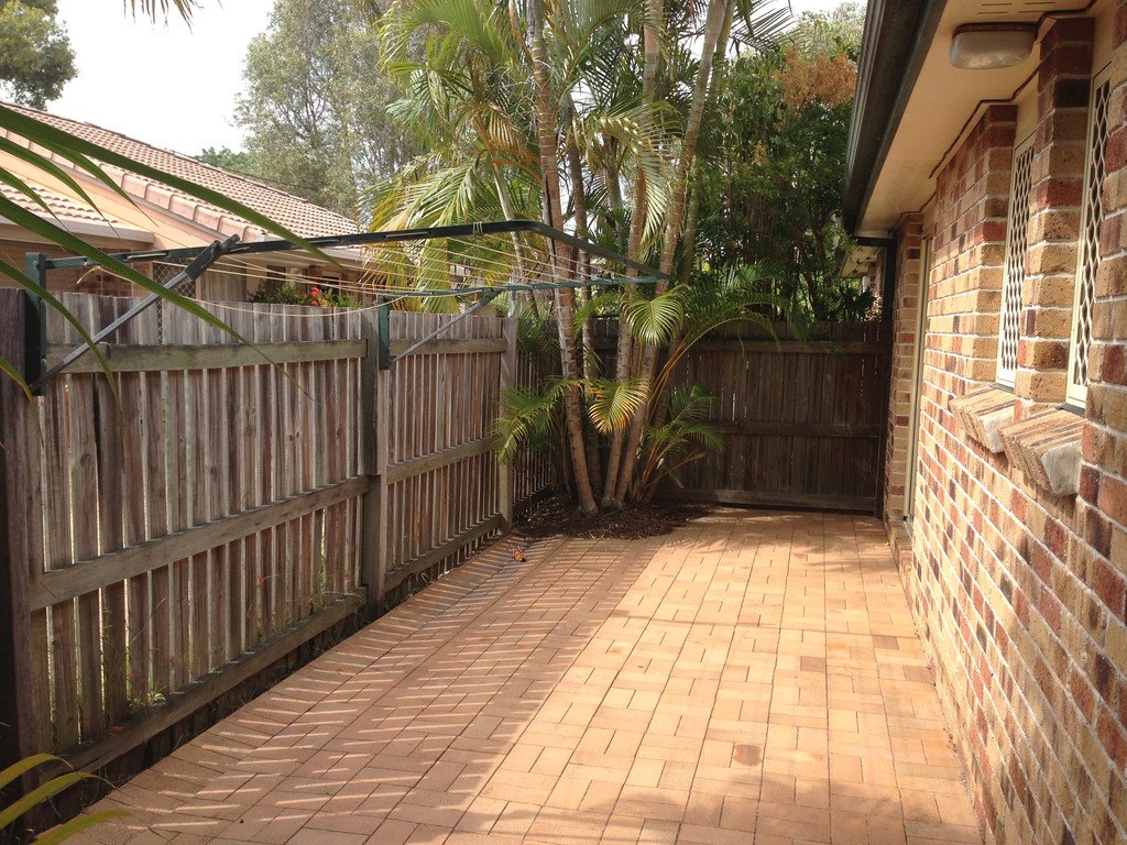 2/62 York Street NUNDAH 9