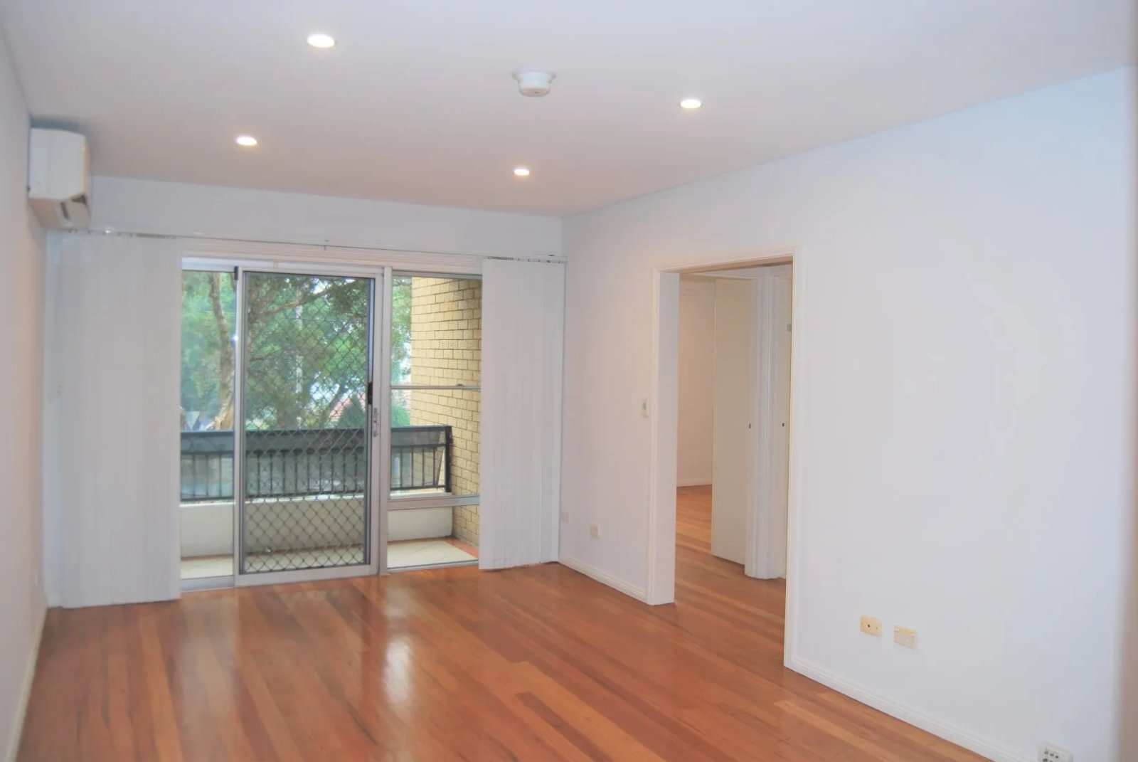 2/623B Homer St  KINGSGROVE 2