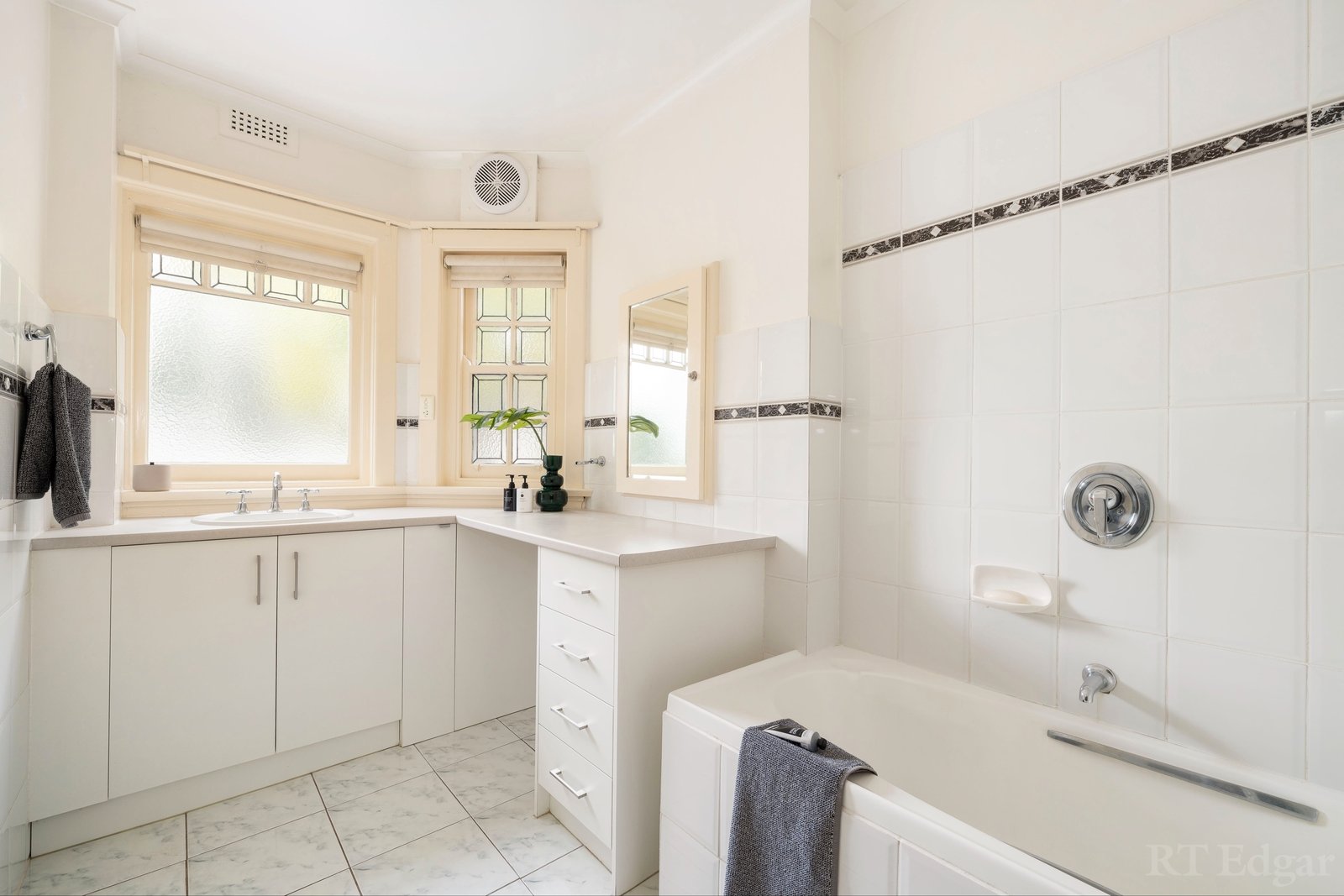 Real Estate and Property in 2/625 Toorak Road, Toorak, VIC