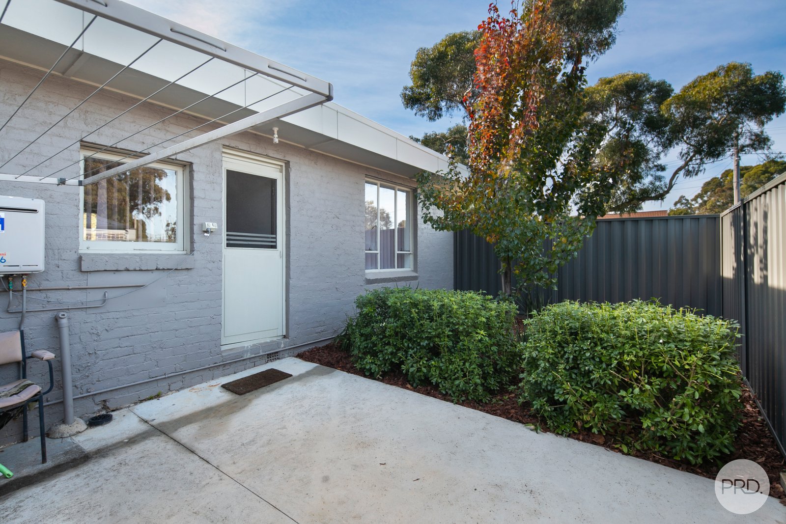 2/628 Wilson Street CANADIAN 9