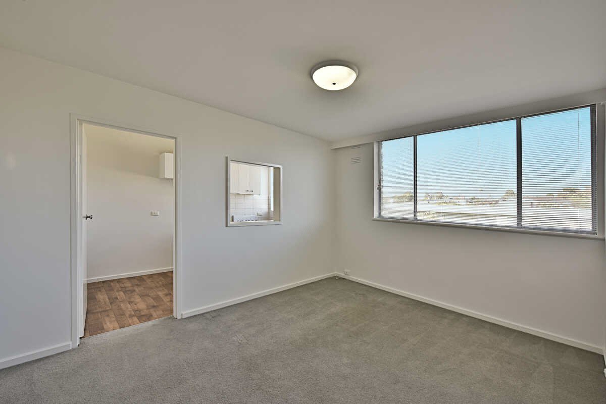 Gallery: 2/63 Hawksburn Road