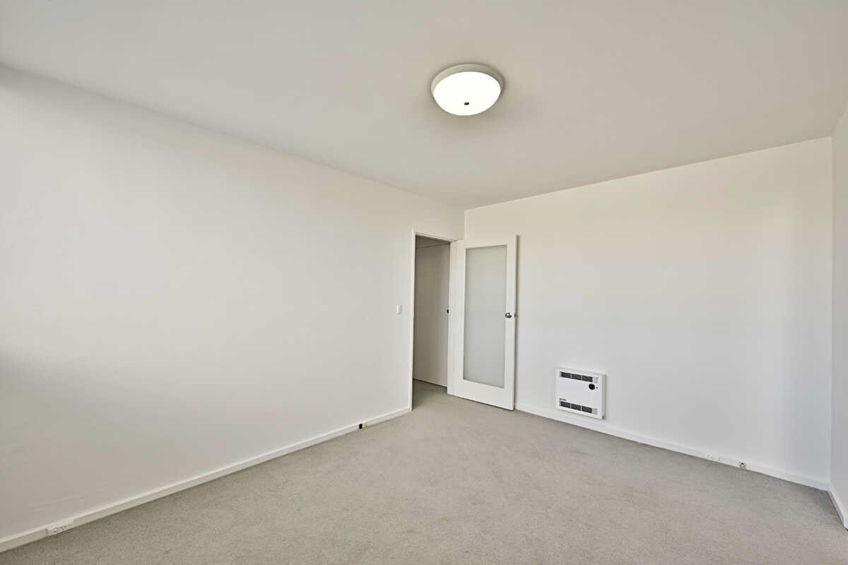 Gallery: 2/63 Hawksburn Road