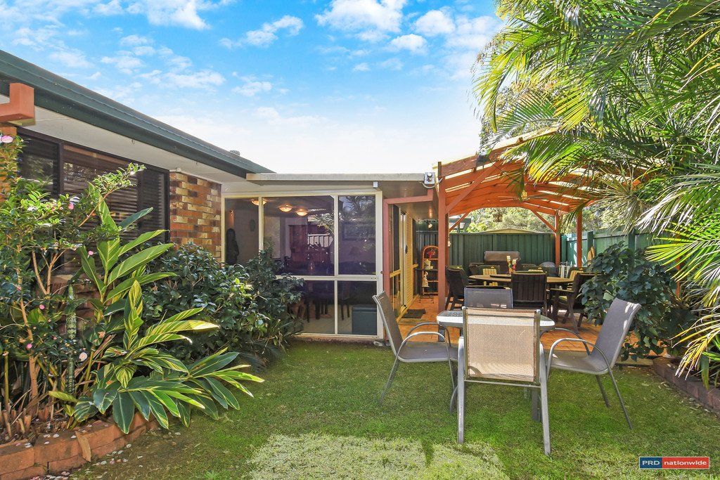 2/63 Treeview Drive BURLEIGH WATERS 9
