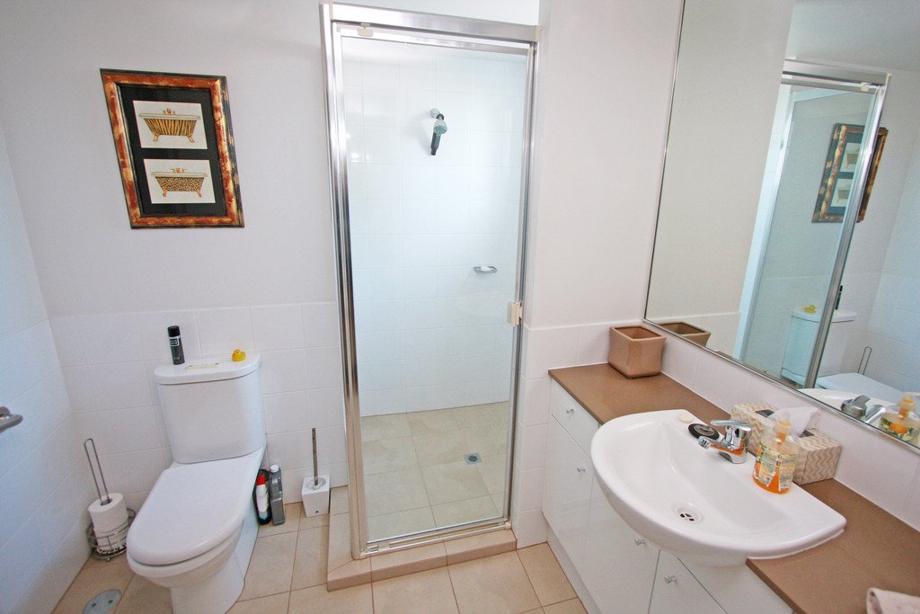 26/326-343 Marine Parade LABRADOR 12