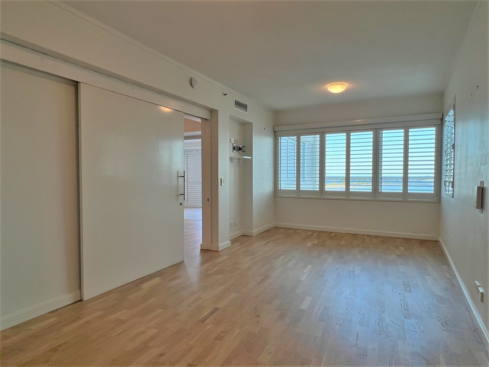 26/326-343 Marine Parade LABRADOR 7