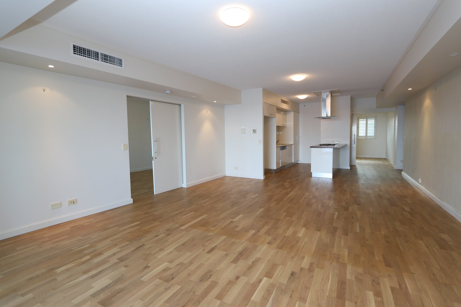 26/326-343 Marine Parade LABRADOR 5