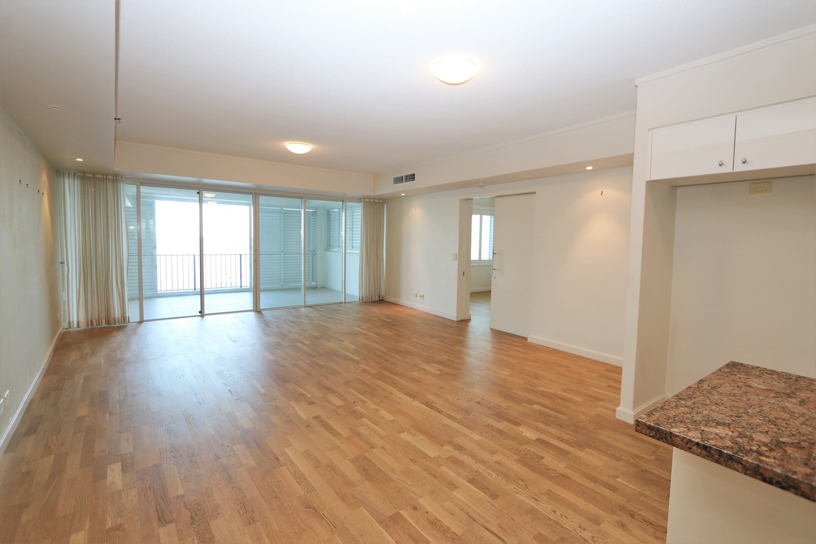 26/326-343 Marine Parade LABRADOR 6