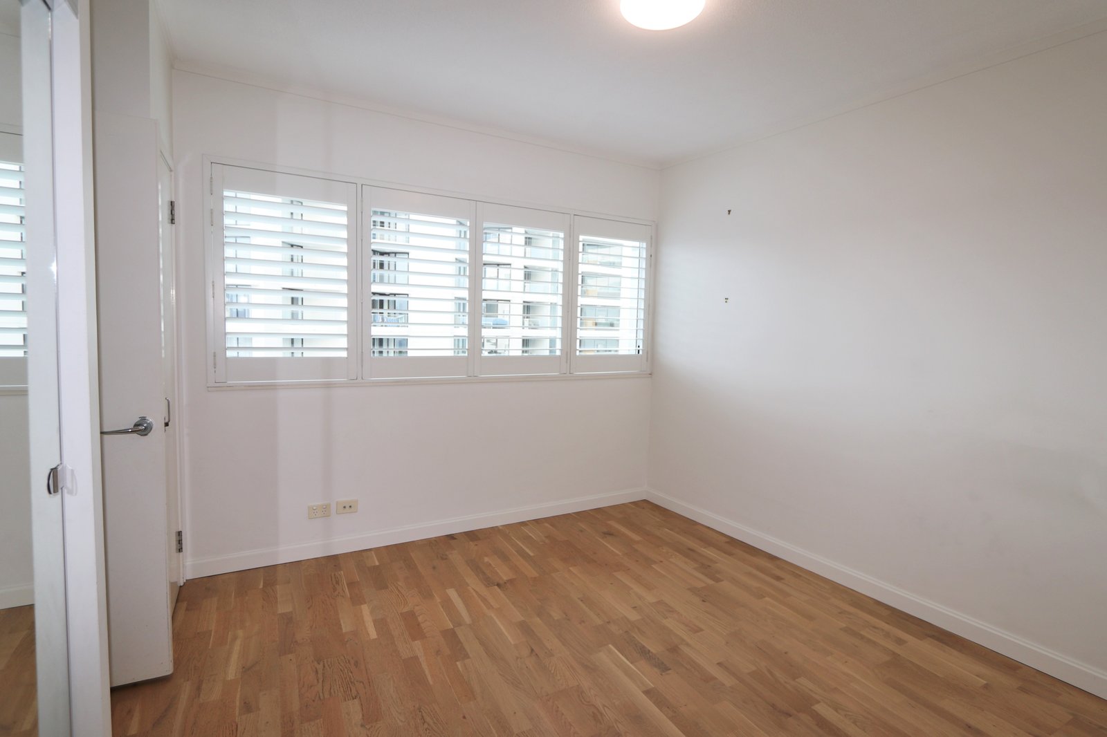 26/326-343 Marine Parade LABRADOR 10