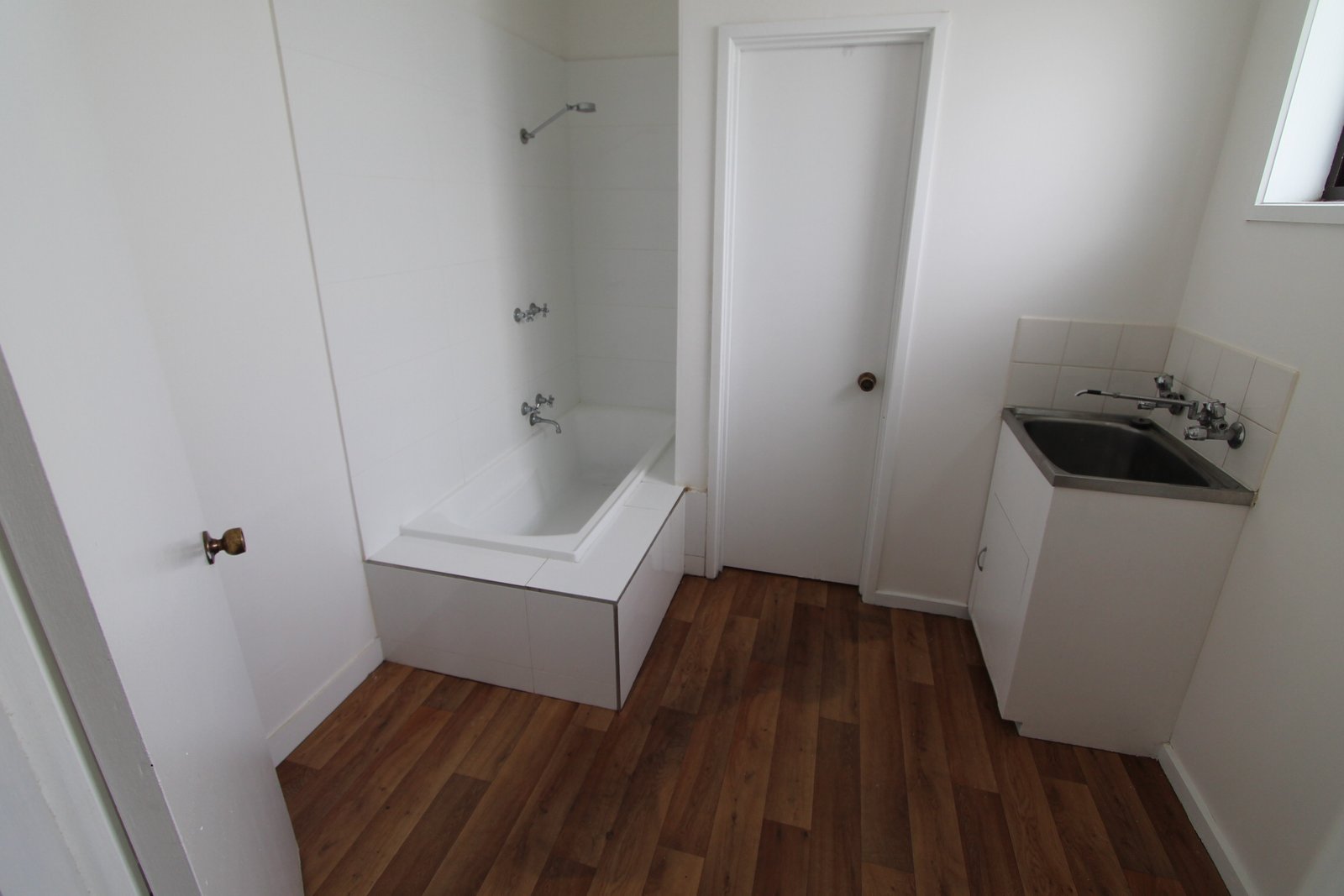 2/633 Bond Street GOLDEN POINT 5