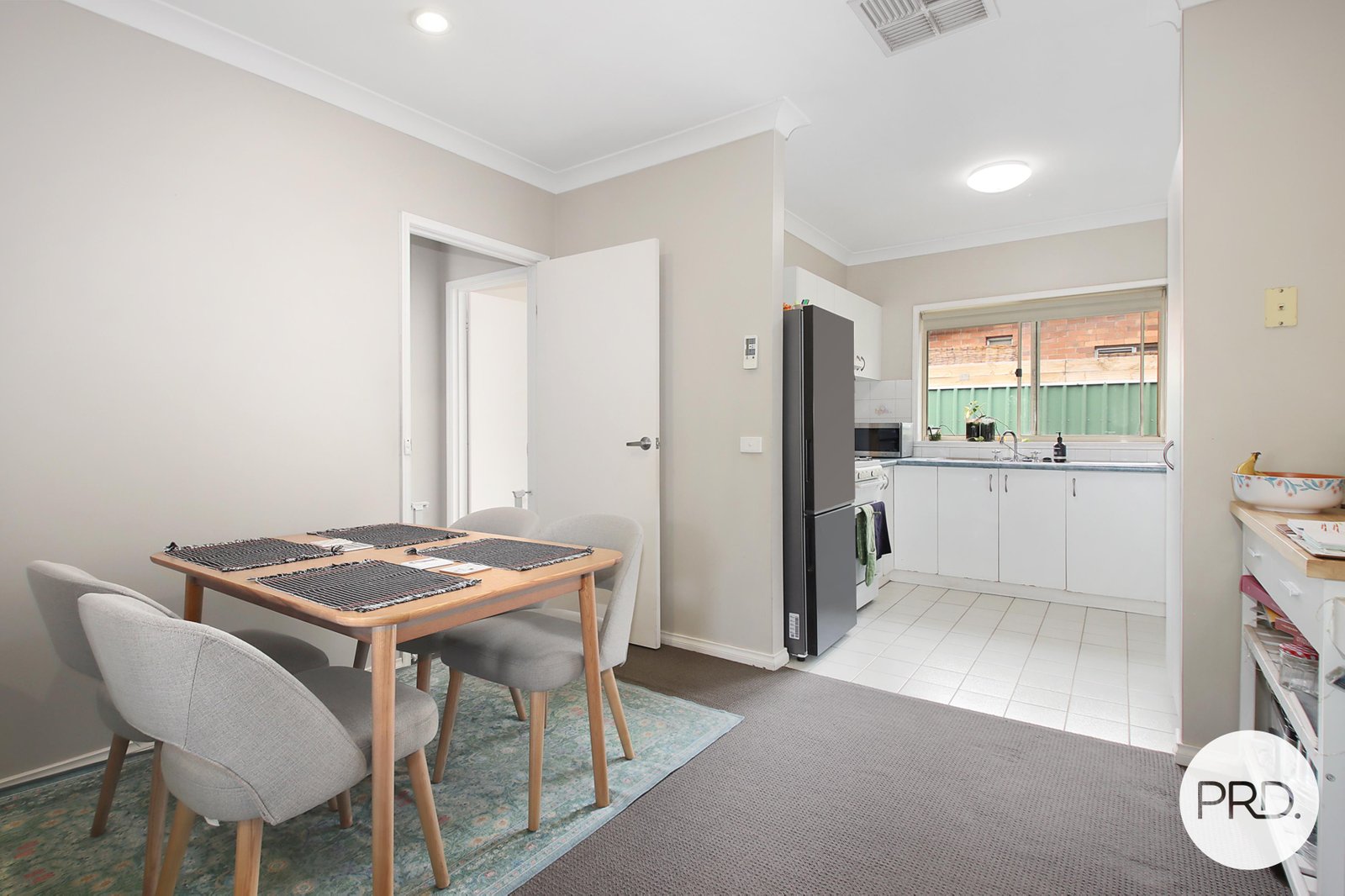 2/636 Stanley Street ALBURY 3