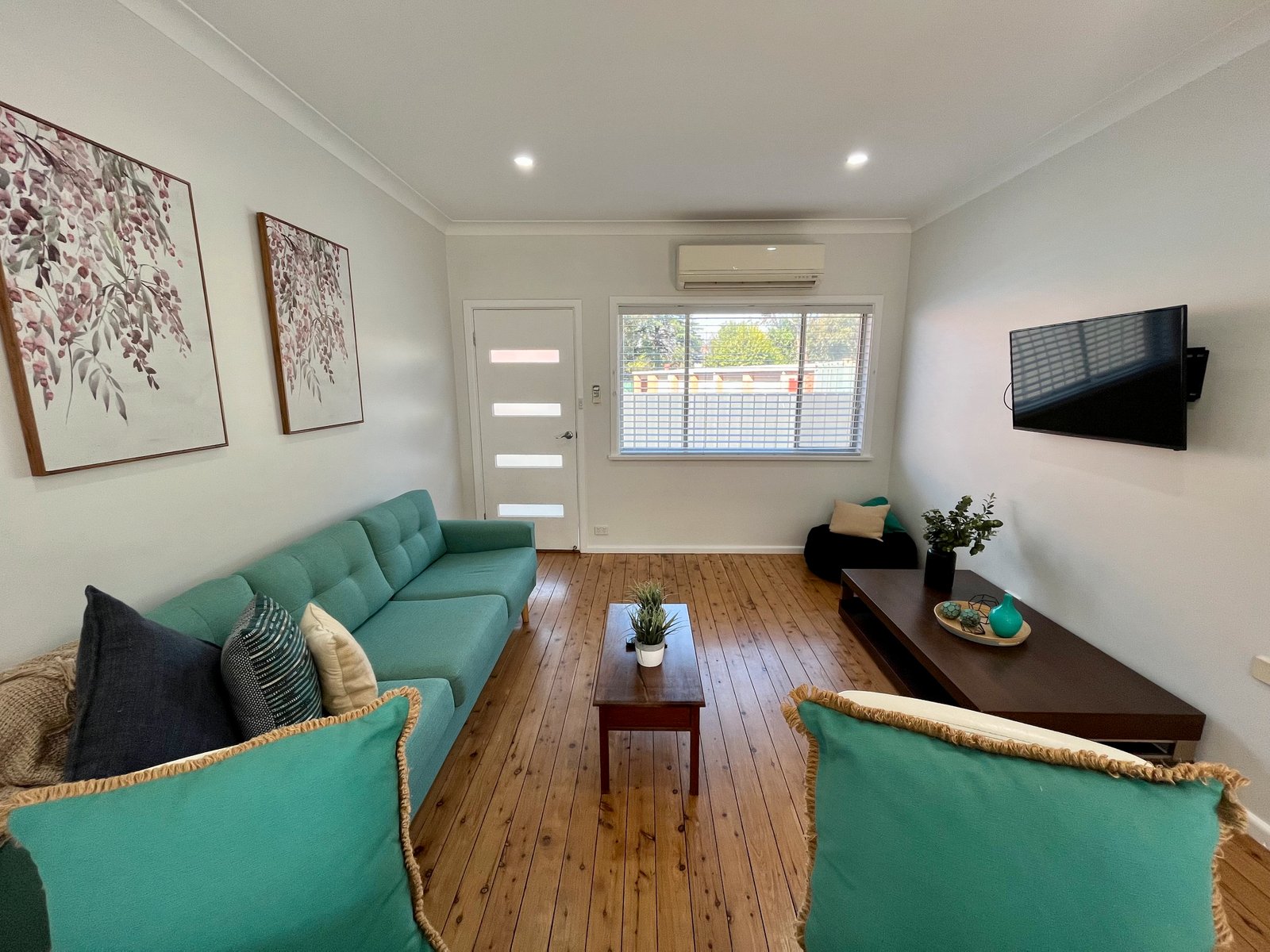 2/637 Jones Street ALBURY 6