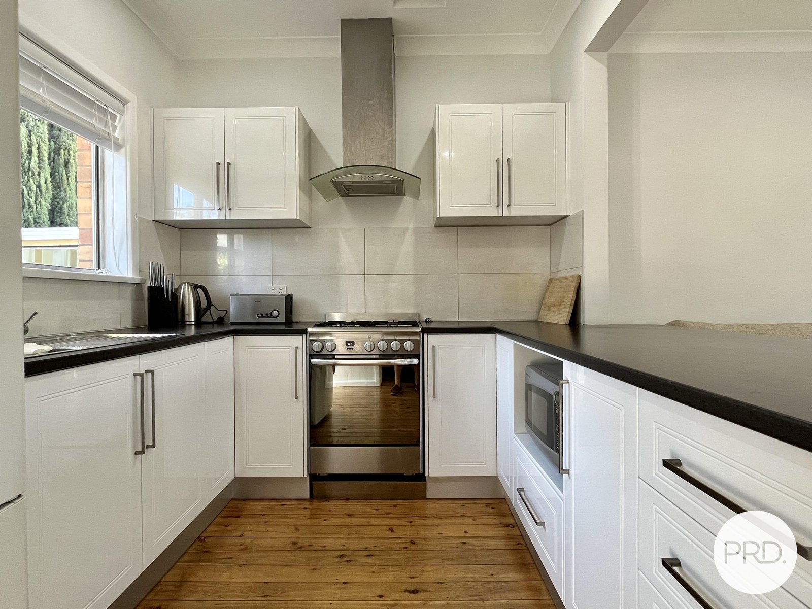 2/637 Jones Street ALBURY 4