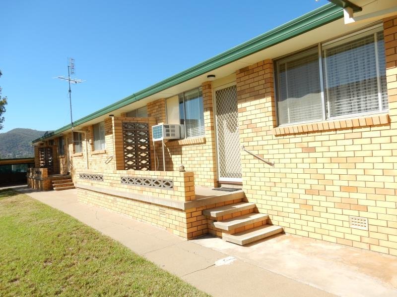 2/64 Crown Street TAMWORTH 1
