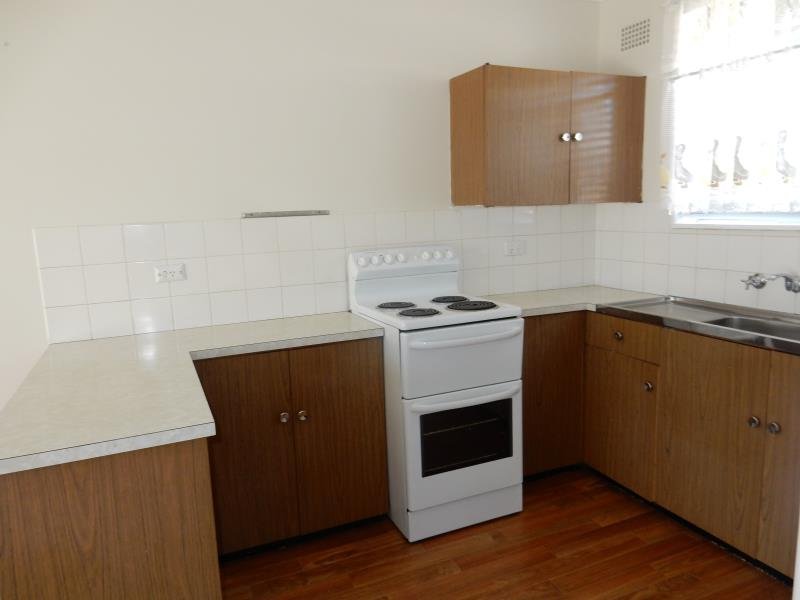 2/64 Crown Street TAMWORTH 3