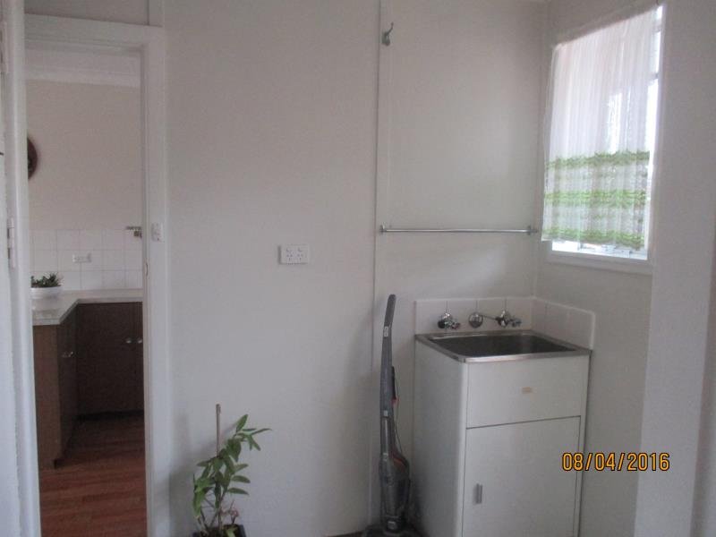 2/64 Crown Street TAMWORTH 7