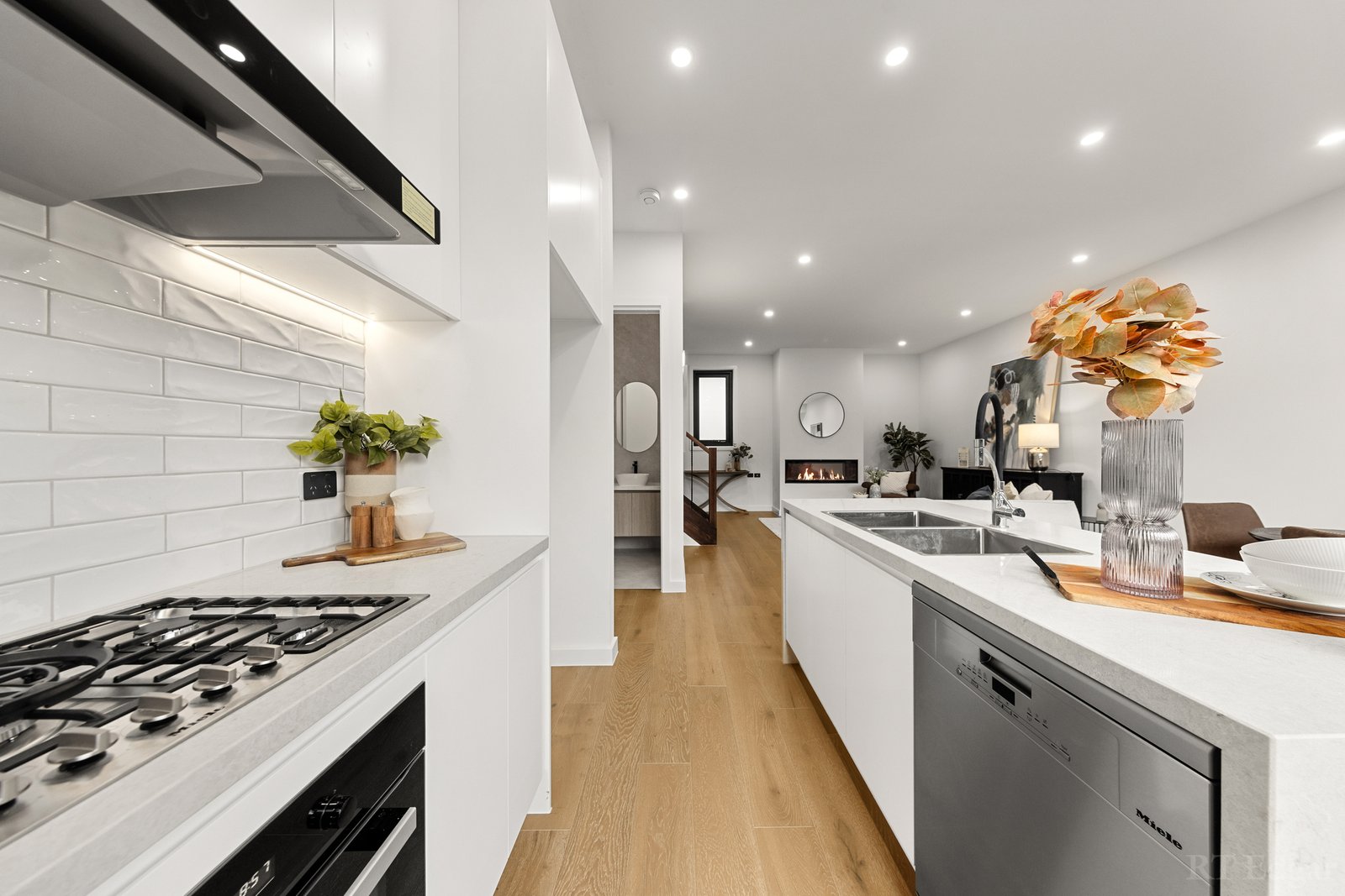 Real Estate and Property in 2/64 Franklin Road, Doncaster East, VIC