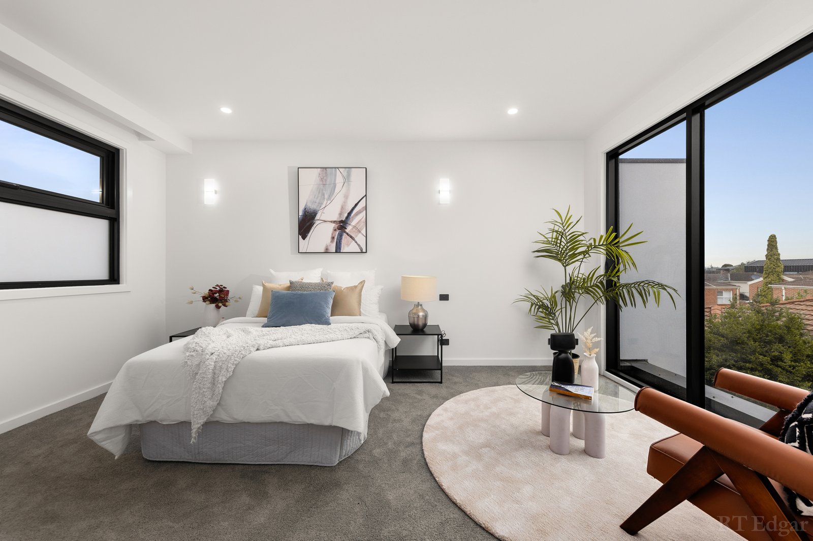 Real Estate and Property in 2/64 Franklin Road, Doncaster East, VIC