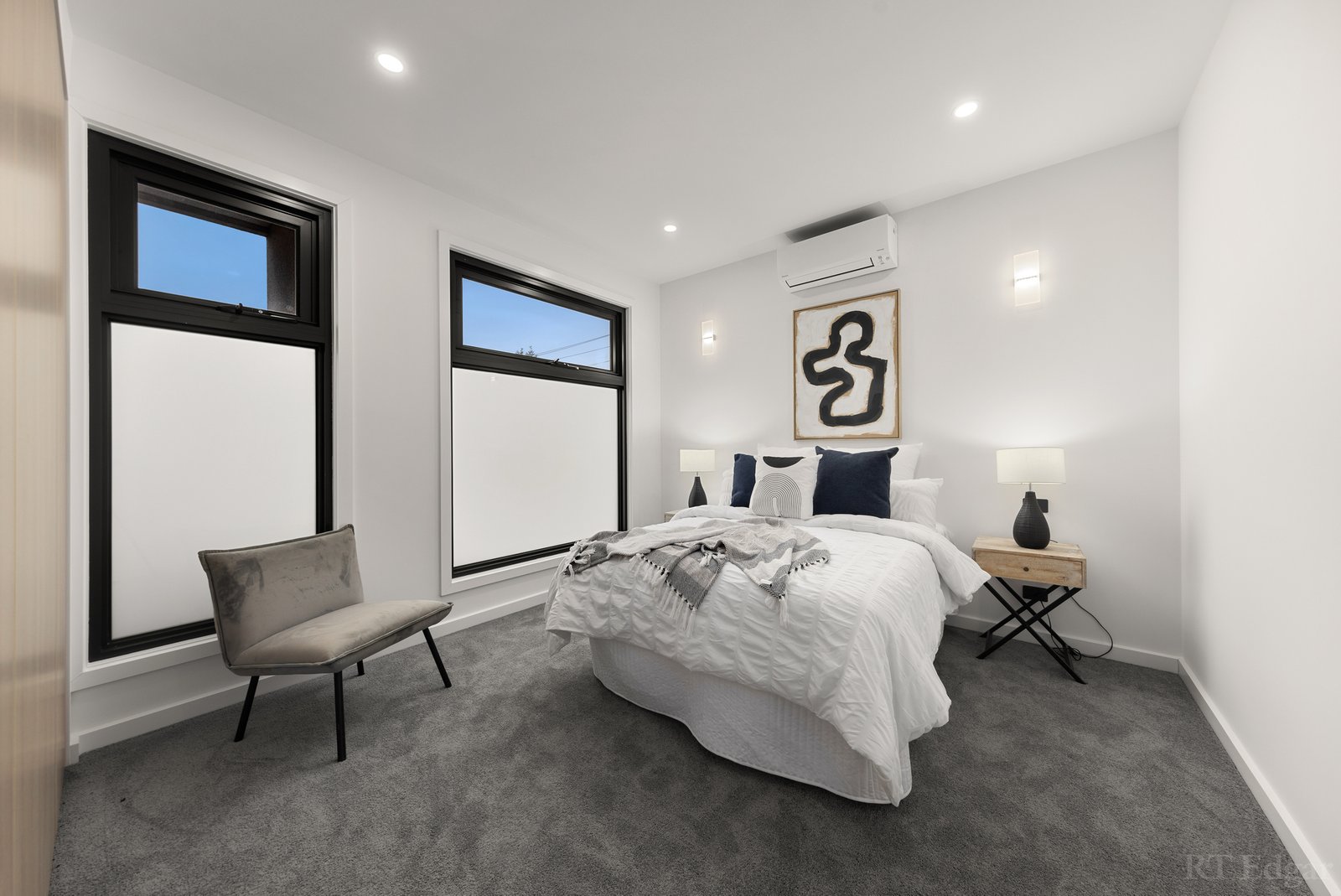 Real Estate and Property in 2/64 Franklin Road, Doncaster East, VIC