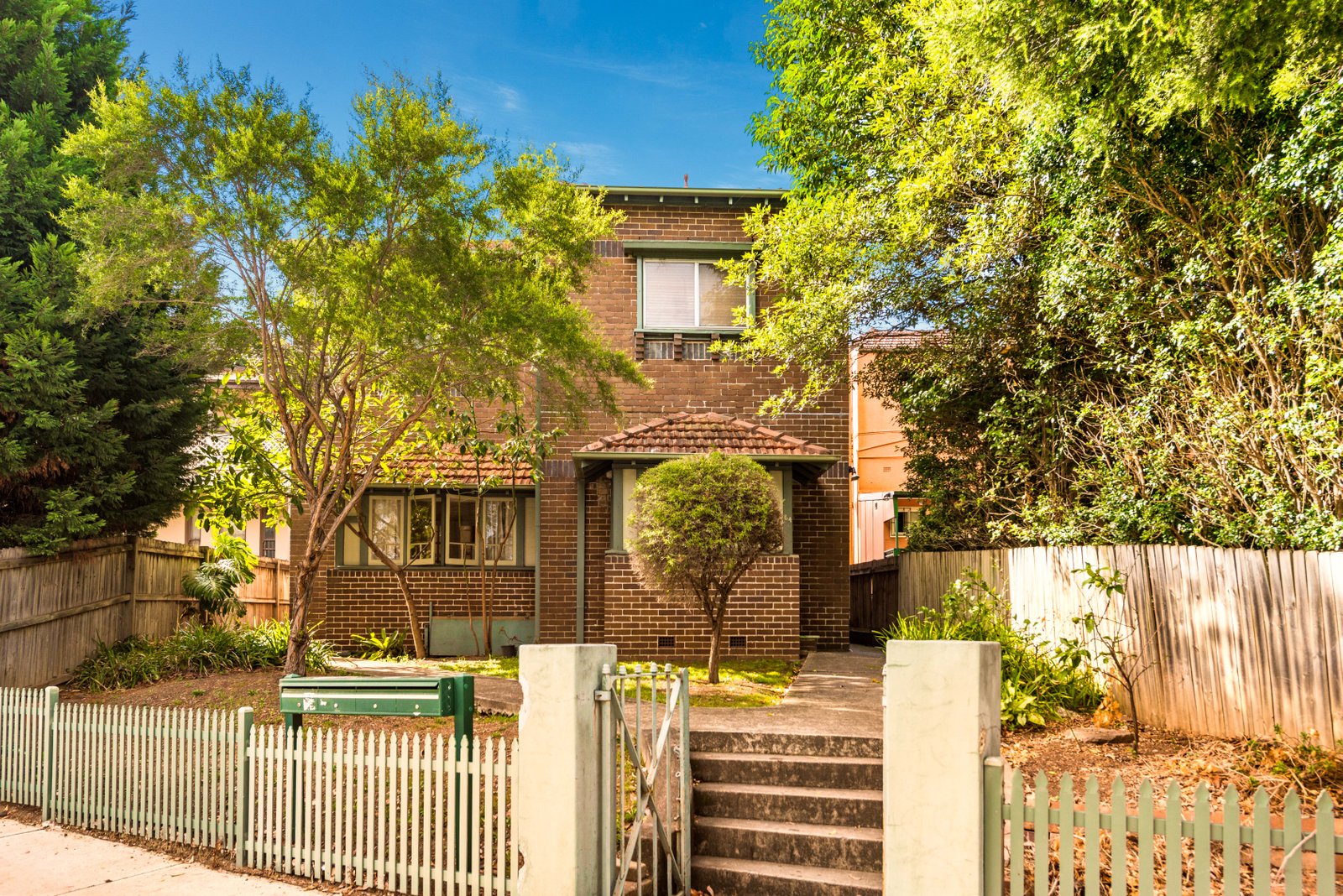 2/64 Grosvenor Crescent, Summer Hill NSW 2130