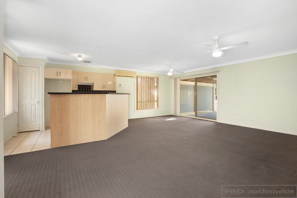 2/64 Lawson Avenue BERESFIELD 3