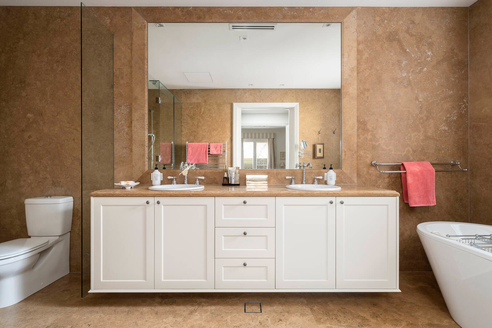 Real Estate and Property in 2/64 Mathoura Road, Toorak, VIC