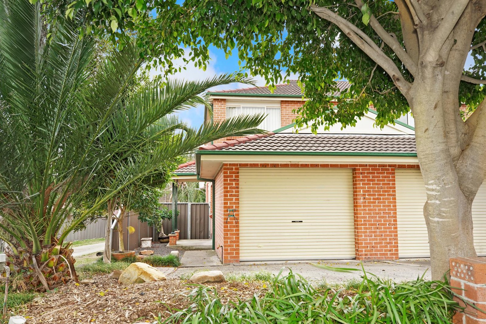 2/65 Newham Drive CAMBRIDGE GARDENS 1