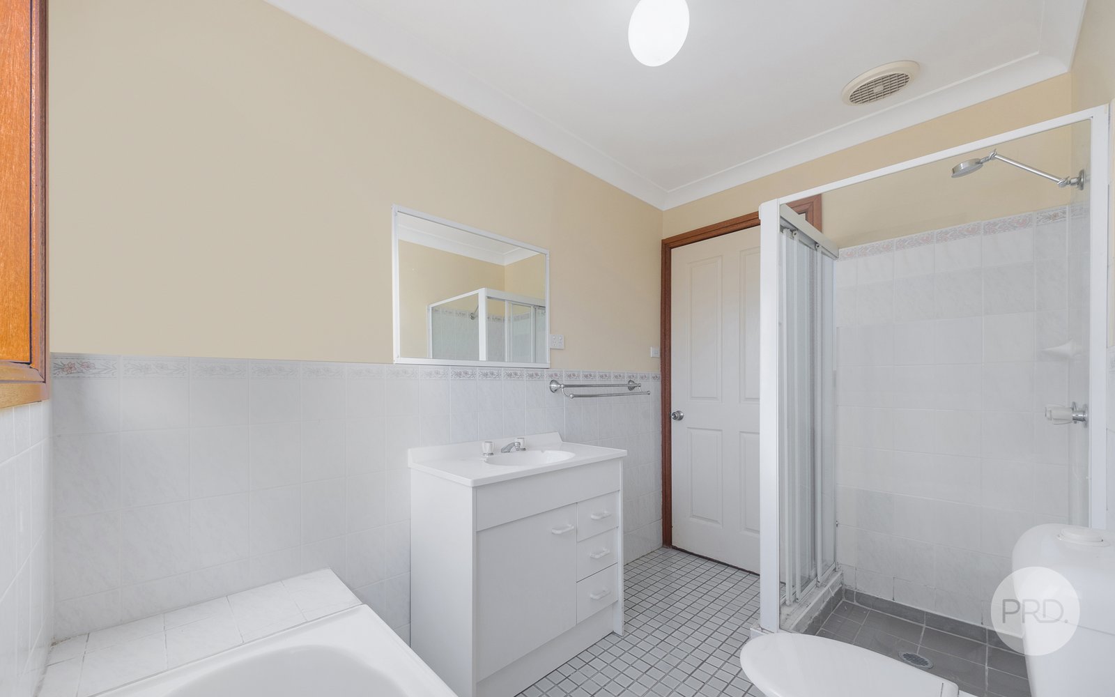 2/65 Newham Drive CAMBRIDGE GARDENS 9
