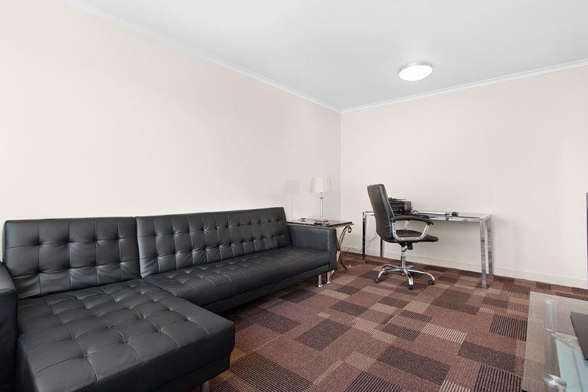 Gallery: 2/653 Park Street