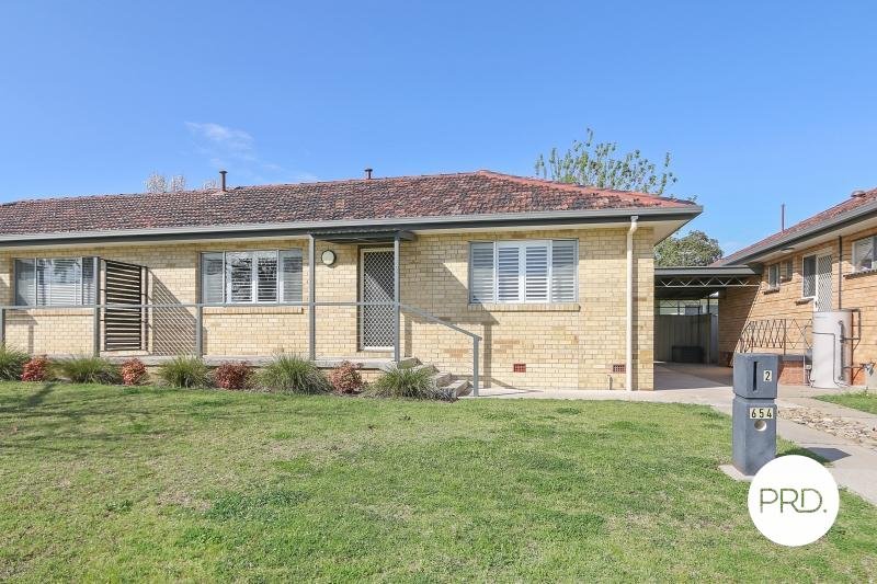 2/654 Short Street EAST ALBURY 1