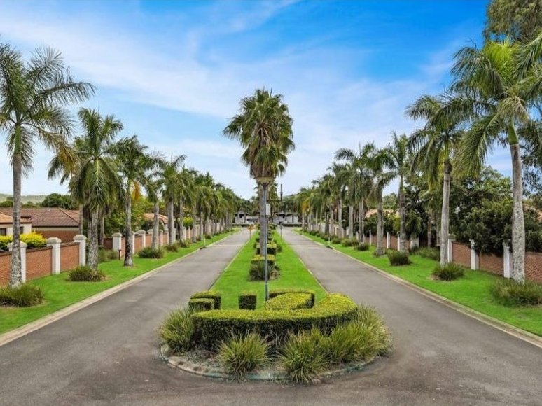 265/64 Gilston Road NERANG 19