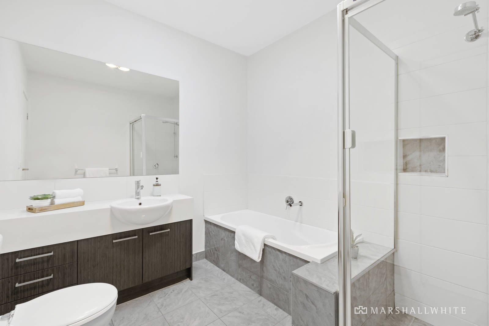 2/66 Baden Powell Drive, Frankston South, VIC