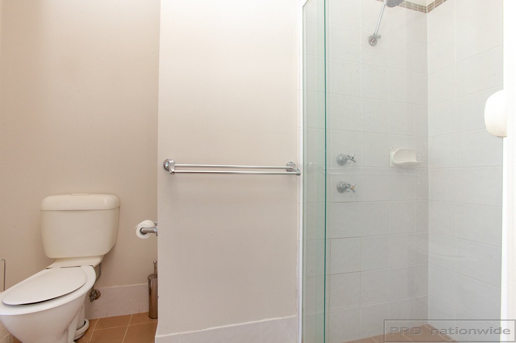 2/66 Canterbury Drive RAWORTH 13