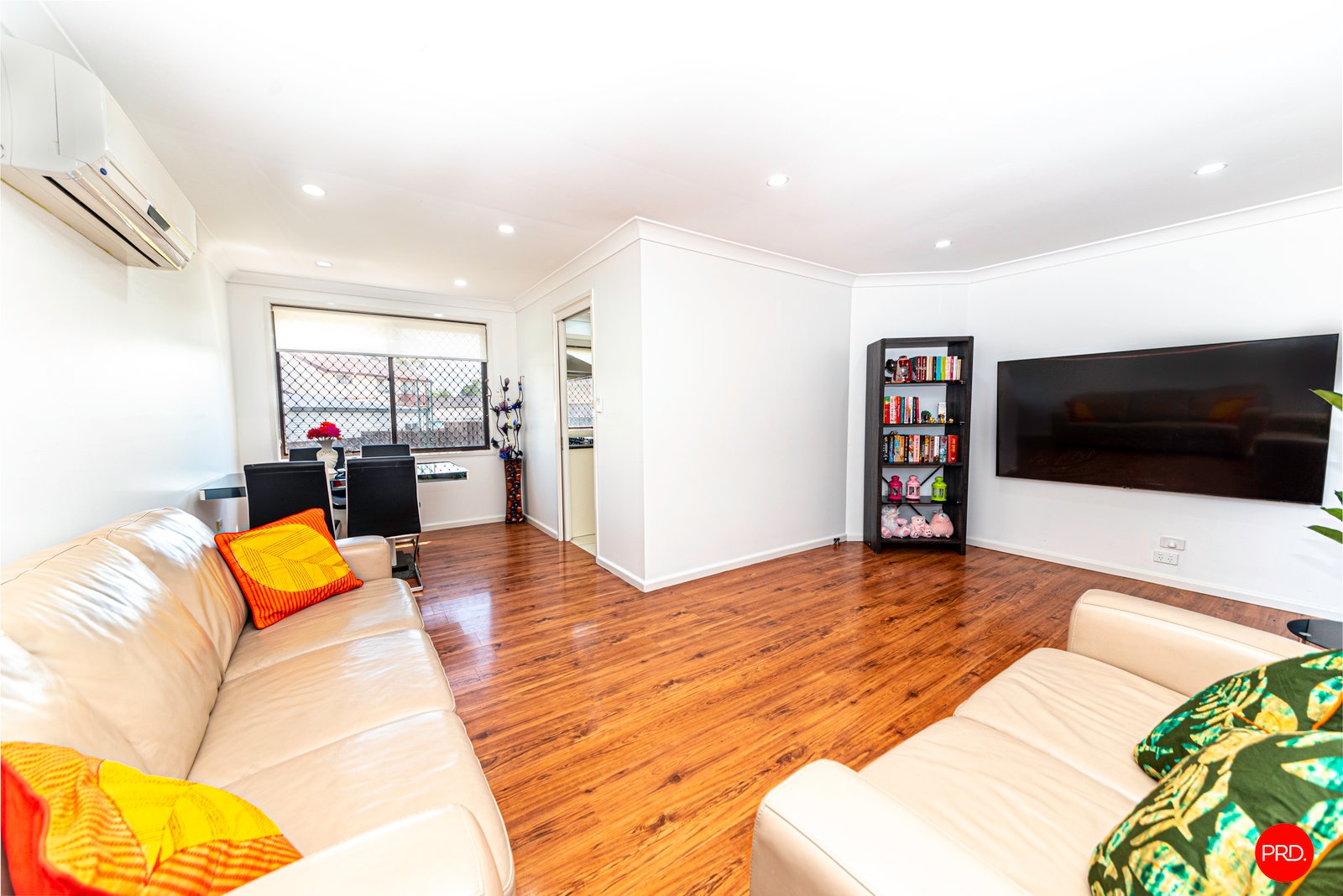 2/66 Fawcett Street GLENFIELD 2