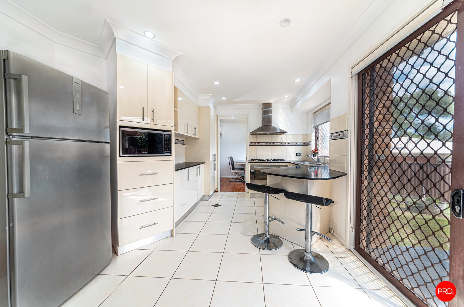 2/66 Fawcett Street GLENFIELD 5