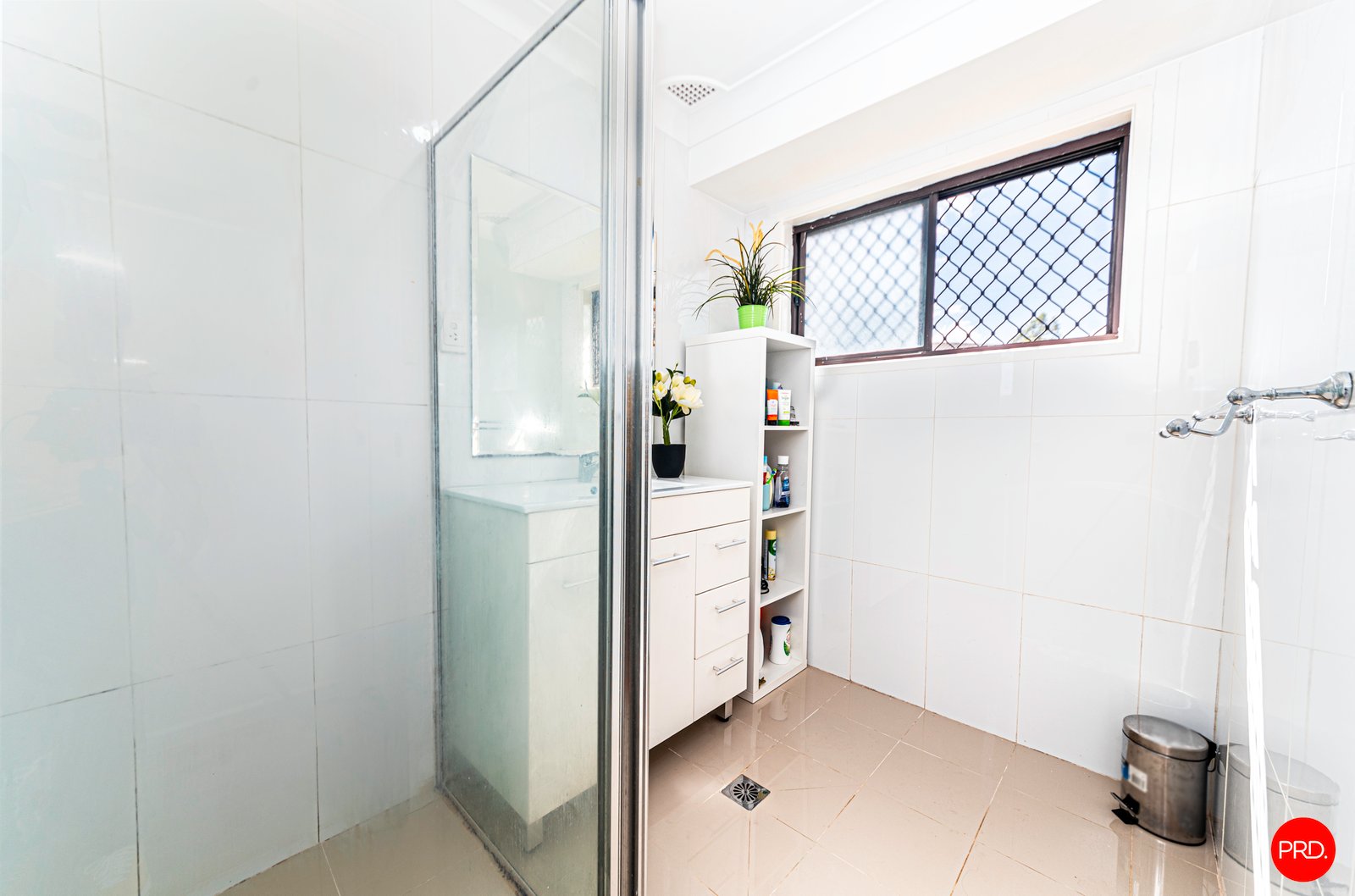 2/66 Fawcett Street GLENFIELD 9