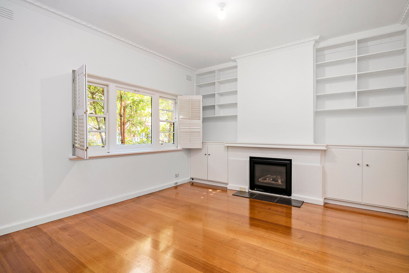 Real Estate and Property in 2/66 Mathoura Road, Toorak, VIC