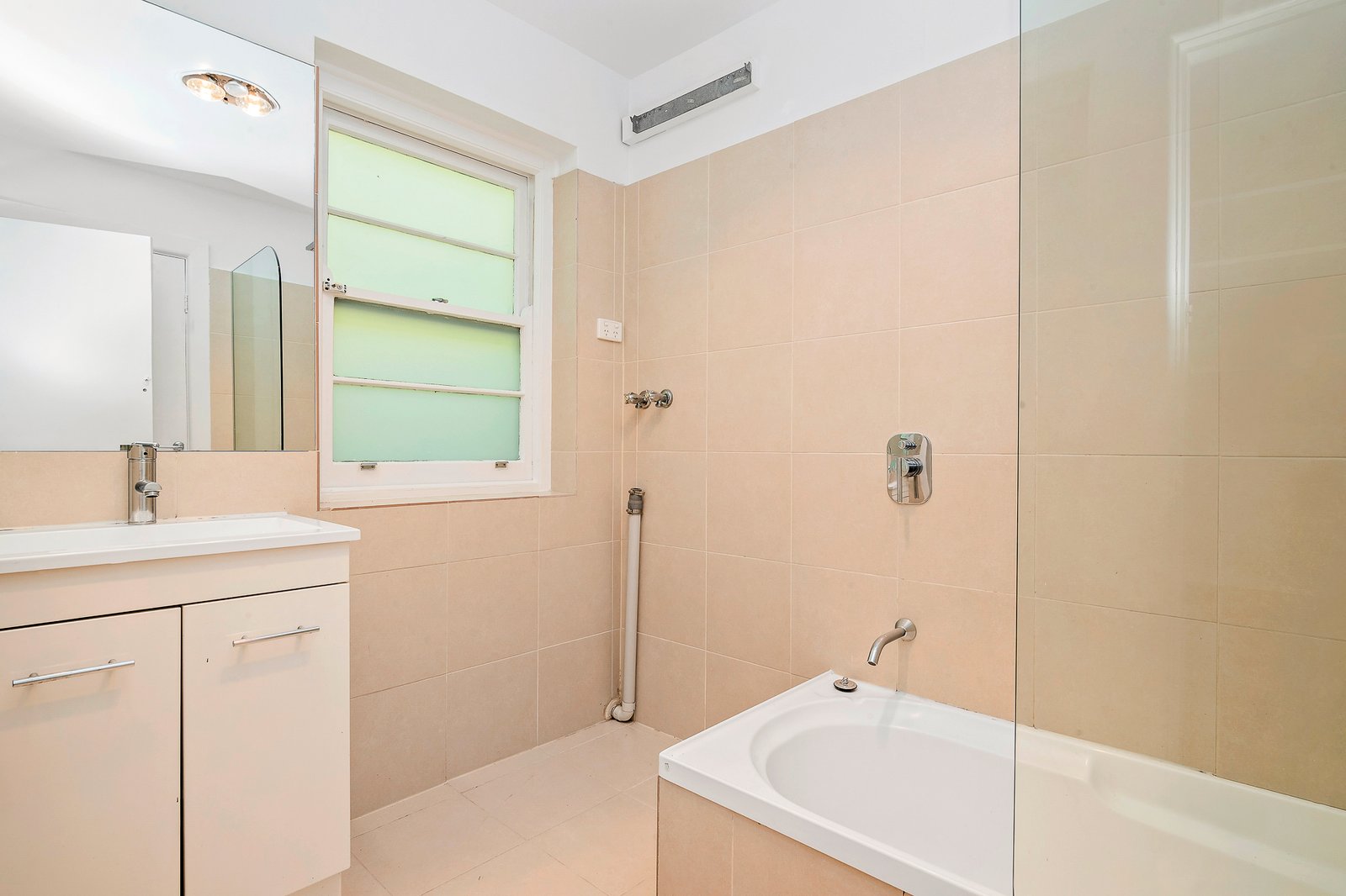 Real Estate and Property in 2/66 Mathoura Road, Toorak, VIC