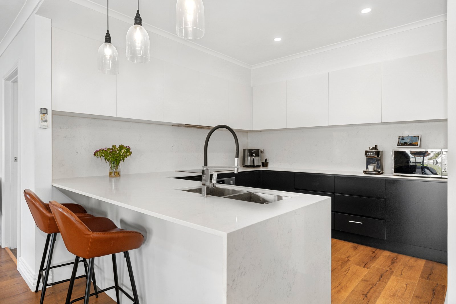 Gallery: 266 Warrigal Road