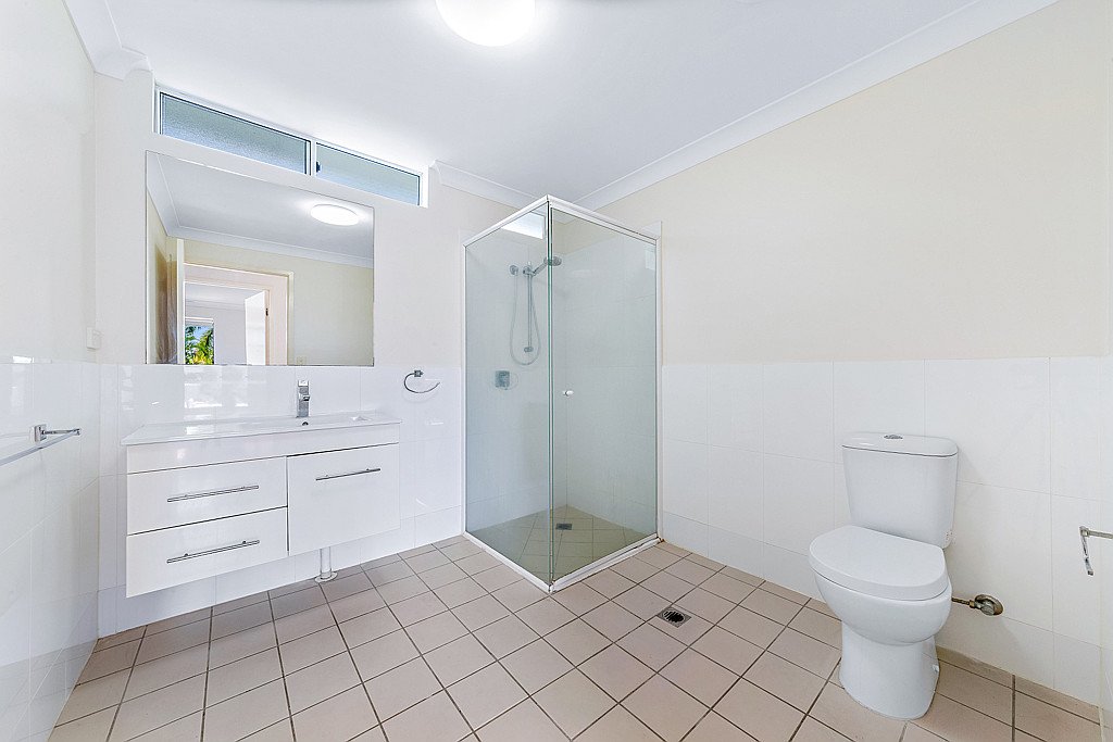 26/65 Manooka Drive CANNONVALE 8