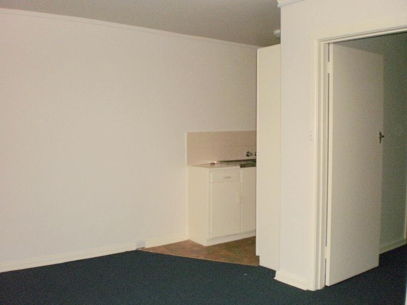 Photos: 2/67 Collins Street