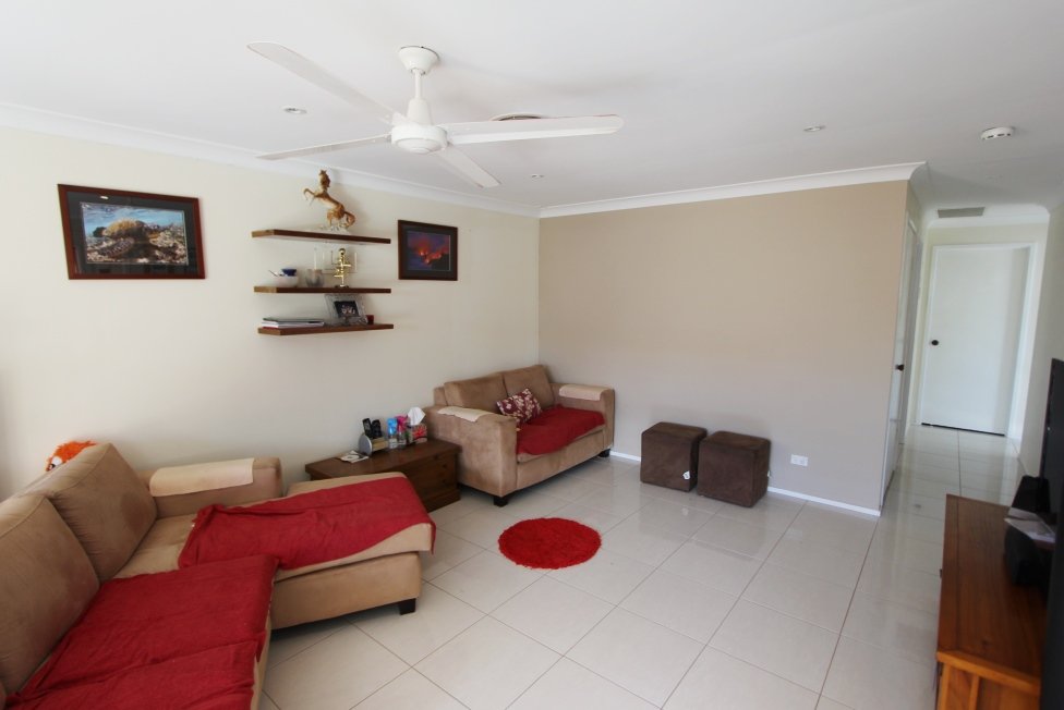 2/67 Corunna Crescent ASHMORE 4