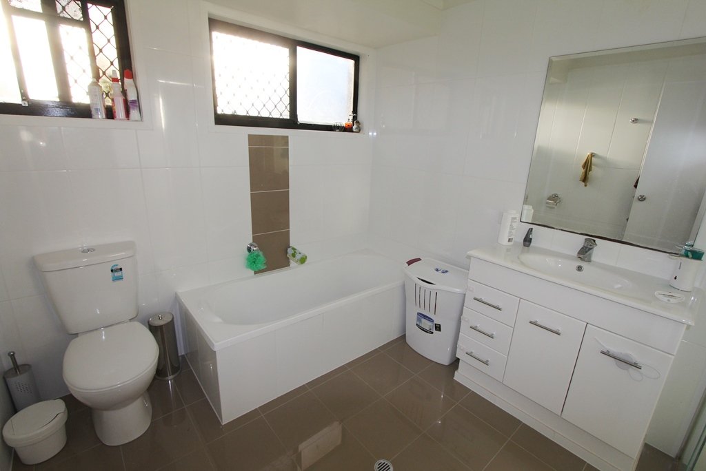 2/67 Corunna Crescent ASHMORE 5