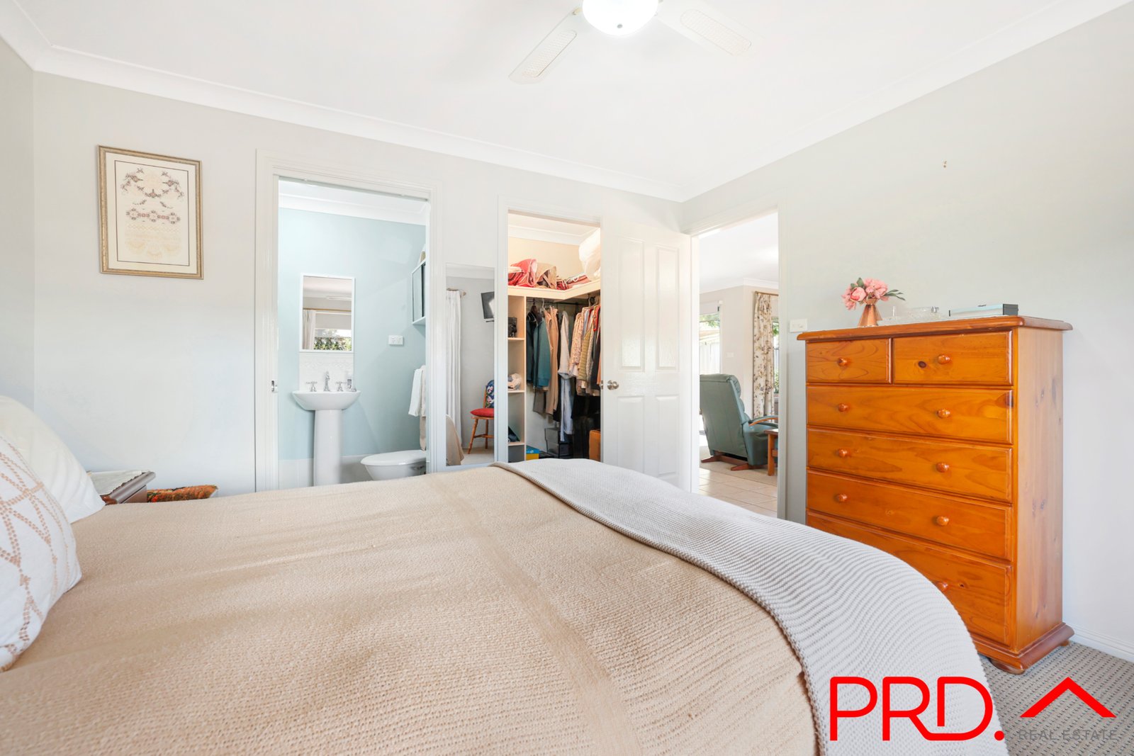 2/67 Denne Street TAMWORTH 8